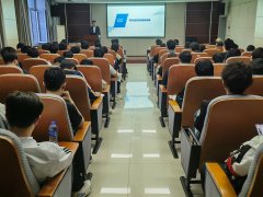 学院员代23级本科生代表加入演讲会